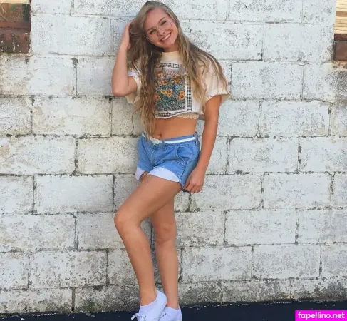 Zoe Canestraro Main Profile Photo