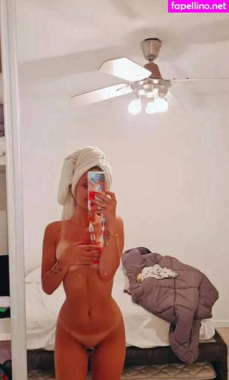 Zoe Caradzoglu OnlyFans Thumbnail #GKYird0bzb