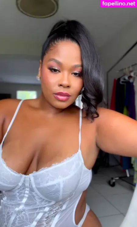 Zoe Chin Loy OnlyFans Thumbnail #XesjVXAk9L