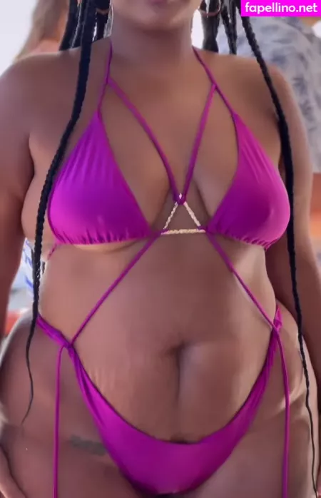 Zoe Chin Loy OnlyFans Thumbnail #ekrHuoH8w5