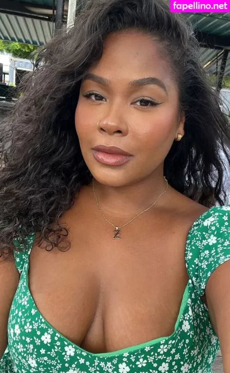 Zoe Chin Loy OnlyFans Thumbnail #l8R2Z9POMd