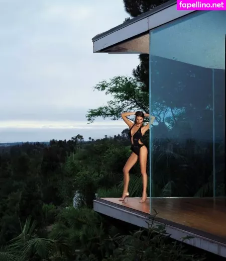 Zoe Duchesne OnlyFans Thumbnail #MlNHfIqZEx