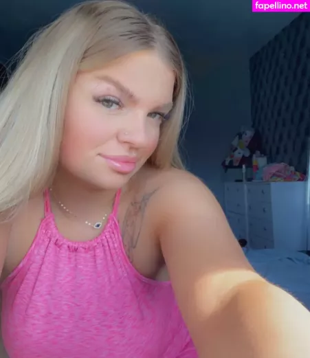 Zoe Ellerington OnlyFans Thumbnail #6RsFidxM1d