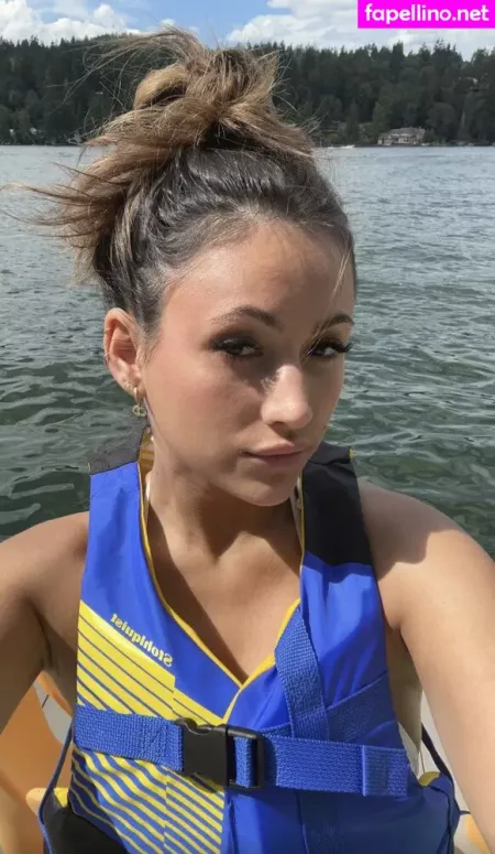Zoe Fergurson OnlyFans Thumbnail #gAln2kwybh
