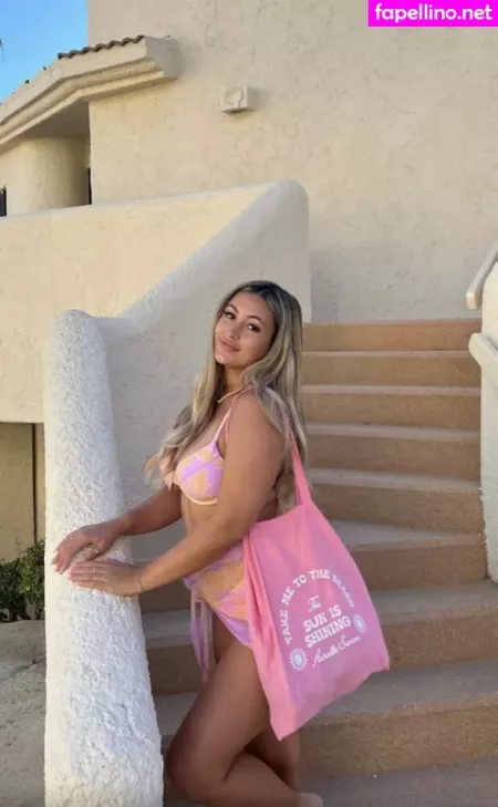 Zoe Ferguson OnlyFans Thumbnail #7vlaXik1vm