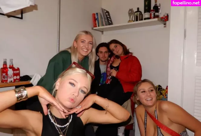 Zoe H OnlyFans Thumbnail #ShsxYiLwMT