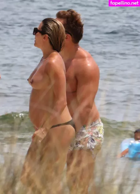 Zoe Hardman OnlyFans Thumbnail #FfUjf4wQ3f