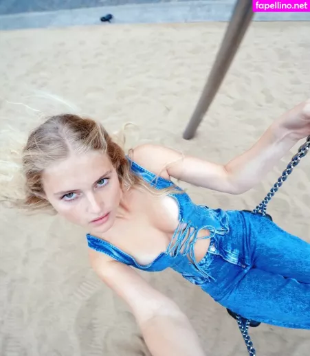 Zoe Helena OnlyFans Thumbnail #pYt9LFYIEi