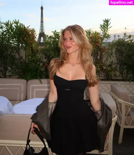 Zoe Helena OnlyFans Thumbnail #vl3PtUF1HA