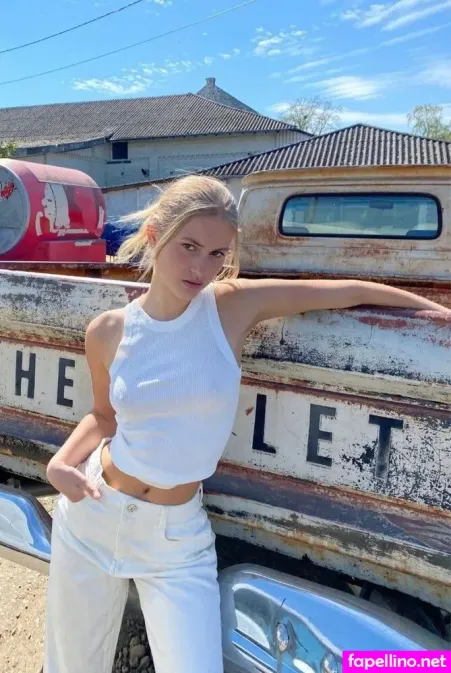 Zoe Kaeppele OnlyFans Thumbnail #2oxct40f0B