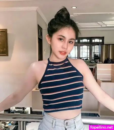 Zoe Levana OnlyFans Thumbnail #1yeDQgd1LF