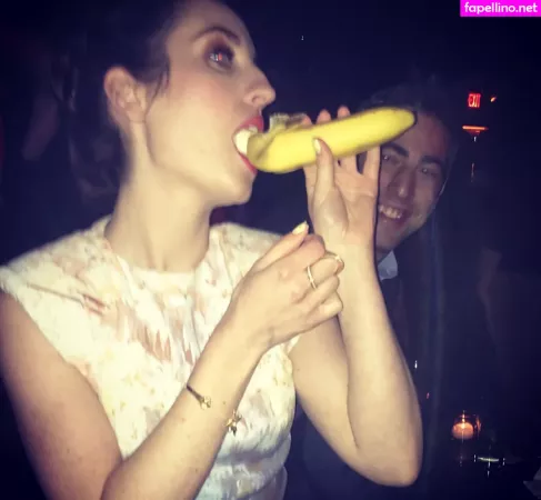 Zoe Lister Jones OnlyFans Thumbnail #kBtNLfQhjr