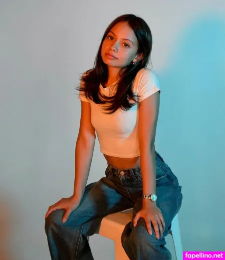 Zoe Manoek OnlyFans Thumbnail #9fOl3LZFH2