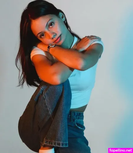 Zoe Manoek OnlyFans Thumbnail #aUzPbVNYk9