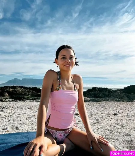 Zoe Manoek OnlyFans Thumbnail #byZwHFjCbQ