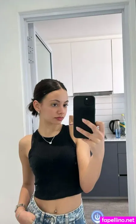 Zoe Manoek OnlyFans Thumbnail #w84mO6F2pa