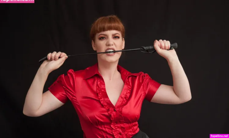 Zoe Page Main Profile Photo