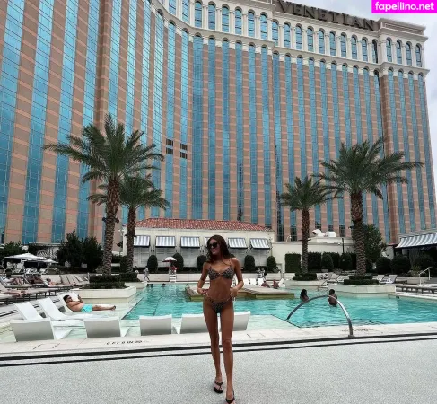 Zoe Roe OnlyFans Thumbnail #0Fr4iZmAc7