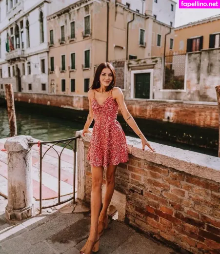 Zoe Roe OnlyFans Thumbnail #4o12tHuUn9