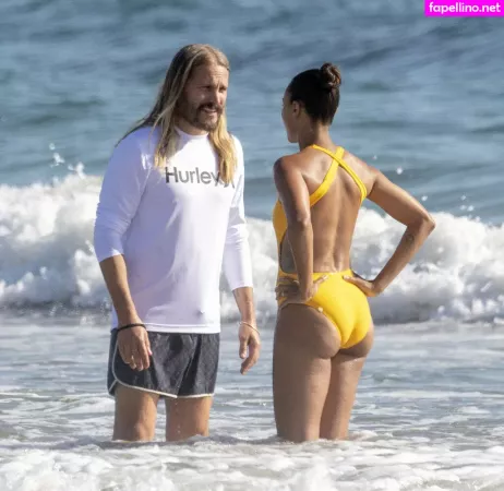 Zoe Saldana OnlyFans Thumbnail #NHdBDi5ABm