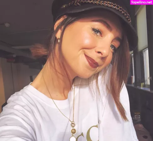 Zoe Sugg OnlyFans Thumbnail #IaSEALEk81