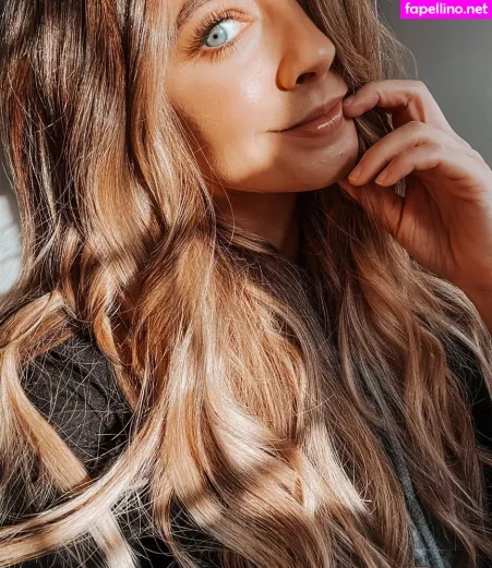 Zoe Sugg OnlyFans Thumbnail #RhCZOAtUxa