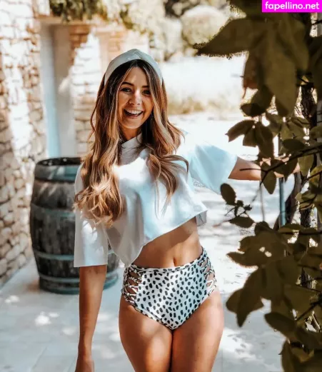 Zoe Sugg OnlyFans Thumbnail #c5hYsljdWY