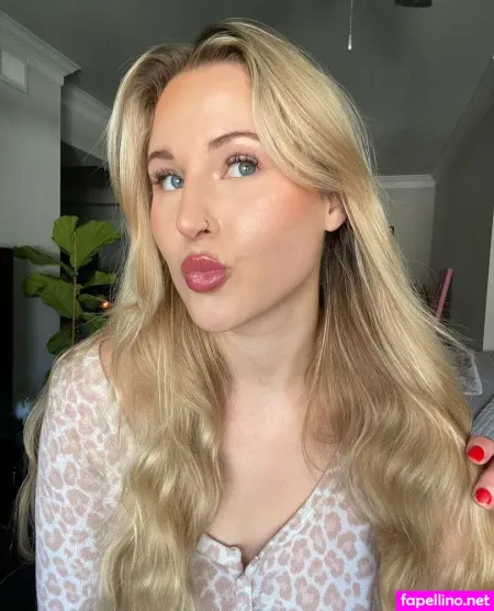 Zoecarterr OnlyFans Thumbnail #R9Lp3lt9DI