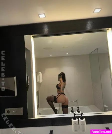 Zoefox Main Profile Photo