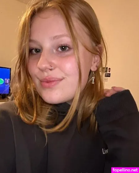 Zoeredhair OnlyFans Thumbnail #O20UL3DnI2