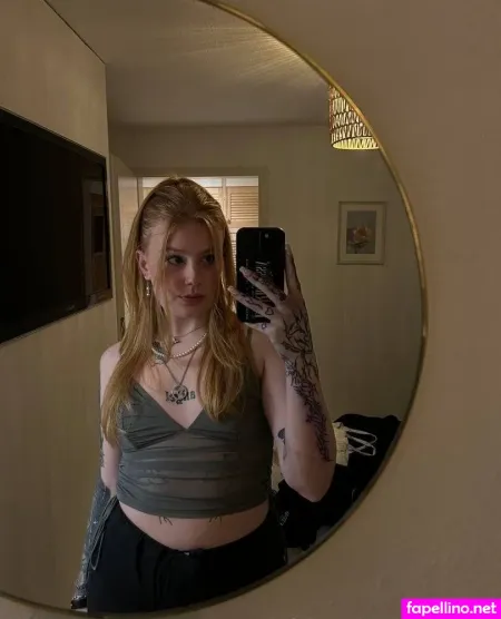 Zoeredhair OnlyFans Thumbnail #s5EP7NlgTv