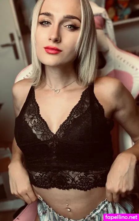 Zoerosedaily OnlyFans Thumbnail #1BuSM9ntvh
