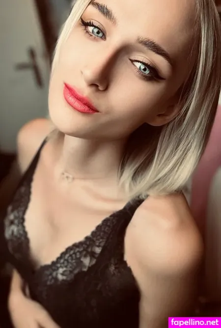 Zoerosedaily OnlyFans Thumbnail #iTEXMBVpEN