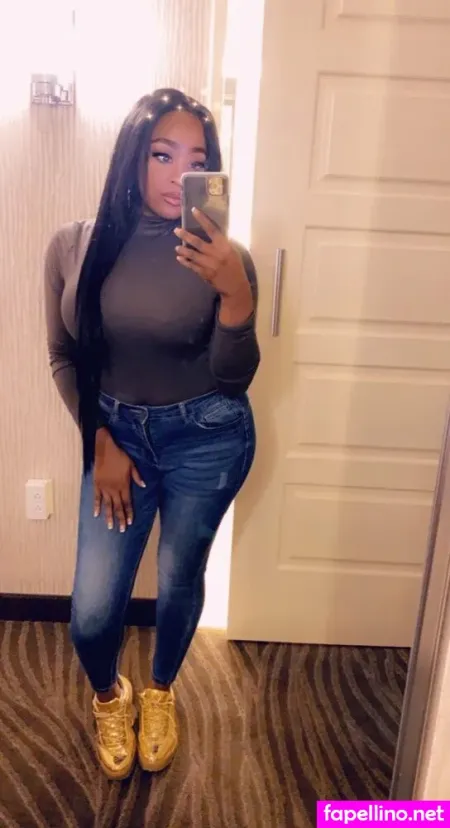 Zoestlaurent OnlyFans Thumbnail #EPbkg7ECbn