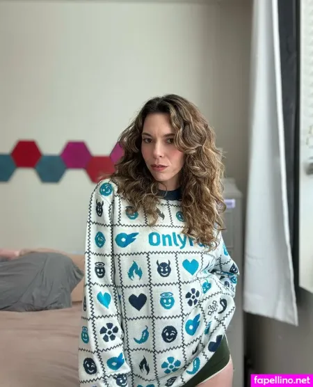 Zoewildefree OnlyFans Thumbnail #kfn5HmFA6q