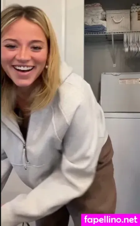 Zoey Aune OnlyFans Thumbnail #HRbUPkTiit