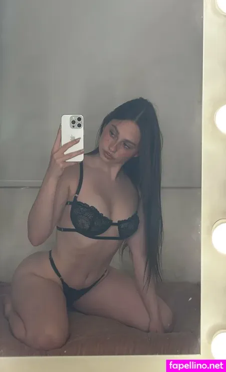 Zoey Shmoey OnlyFans Thumbnail #Kq7qcbESaA