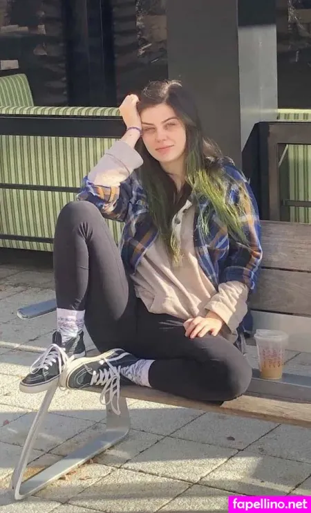 Zoey Wilde Main Profile Photo