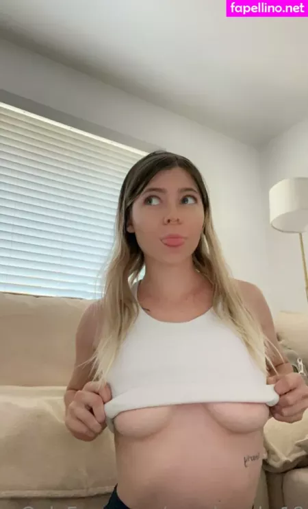 Zoeybrooks18 OnlyFans Thumbnail #OMCyFxJwLG