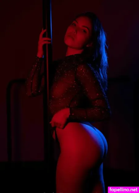 Zoeymoore OnlyFans Thumbnail #1W80sHIRC0