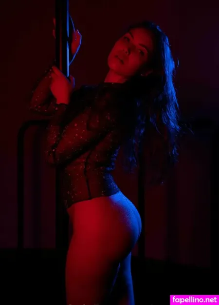 Zoeymoore OnlyFans Thumbnail #HoDaO1jUNv