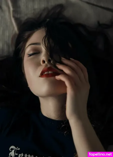 Zoeymoore OnlyFans Thumbnail #ILVrdAKqKA