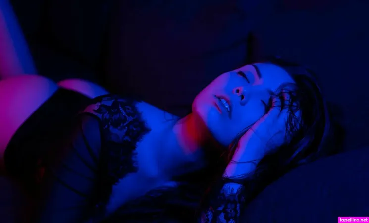 Zoeymoore OnlyFans Thumbnail #wDWe4uL3L3
