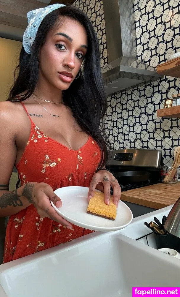 zoeysinnfree, zoeysinnxo Nude Leaked OnlyFans Photo #QZgghdLWzi