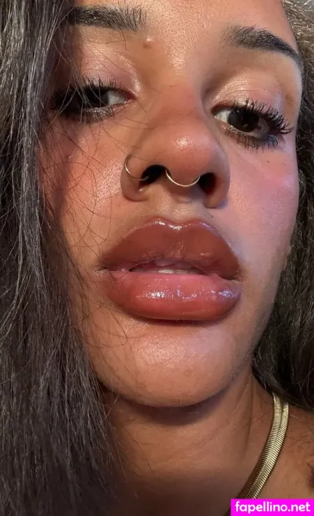 Zoeysinnfree OnlyFans Thumbnail #oxyNKYYKBd