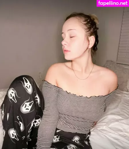 Zoeyusofree OnlyFans Thumbnail #rxMYZe6u84