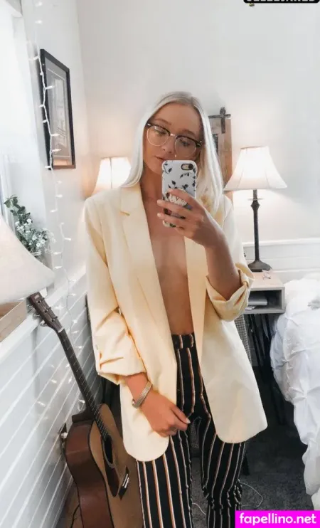 Zola Bzdek OnlyFans Thumbnail #ZiXN6Gt8sm