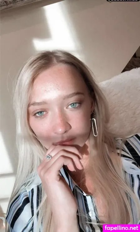 Zola Bzdek OnlyFans Thumbnail #bGFHgC6pHy