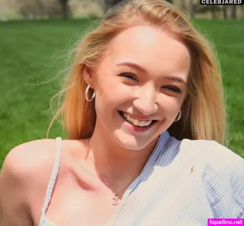 Zola Bzdek OnlyFans Thumbnail #oCm5paSFNB