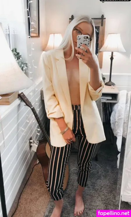 Zola Bzdek OnlyFans Thumbnail #swwbwEfuVM